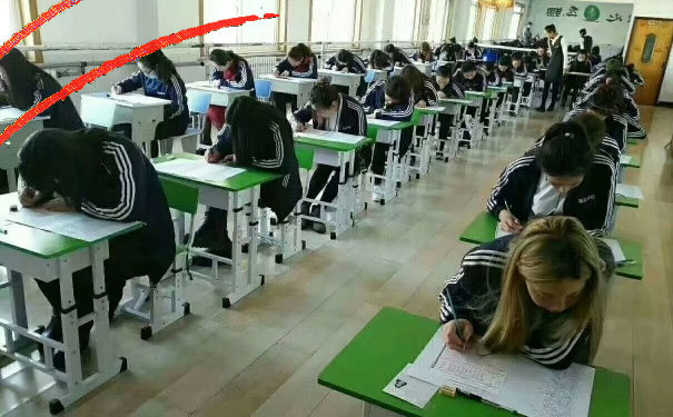 赤峰罗亚美发培训学校