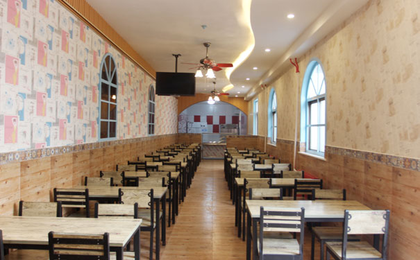 雄县化妆学校哪个好 - 学费多少钱