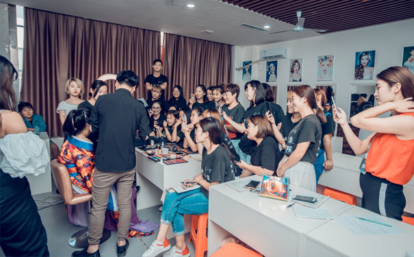 黄骅化妆学校哪个好 - 学费多少钱