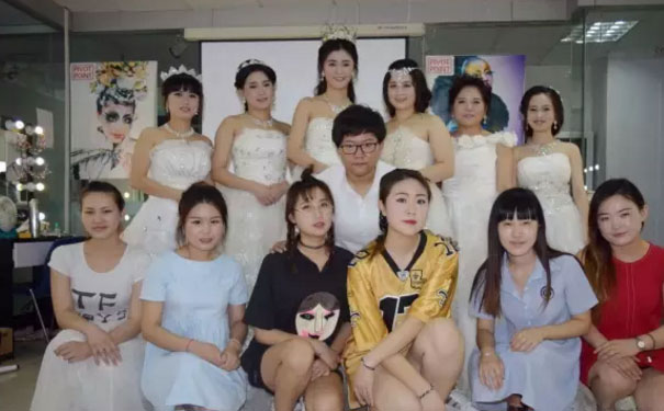 烟台化妆学校哪个好 - 学费多少钱