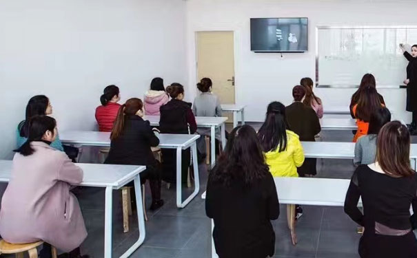 汉阳化妆学校哪个好 - 学费多少钱