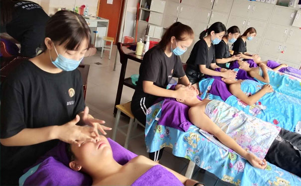 宁晋美容培训学校哪家好 - 学费多少