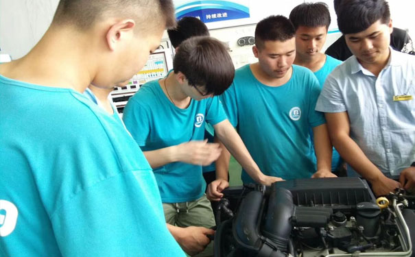 高碑店汽修学院哪个好?学几年?学费多少?