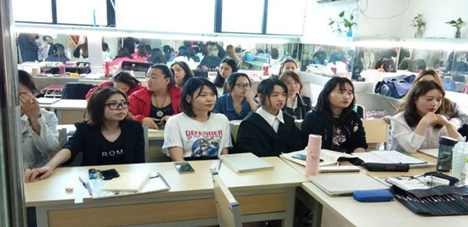 深圳艾尼斯学校是正规的嘛