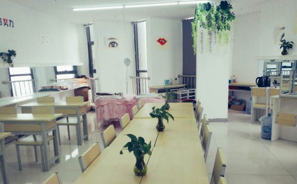深圳宝安区学化妆哪里好_学费多少钱 深圳宝安区学化妆哪里好_学费多少钱