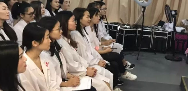 嘉兴哪里有学化妆的地方