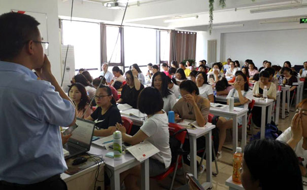 西宁学会计哪个学校好_学费多少钱