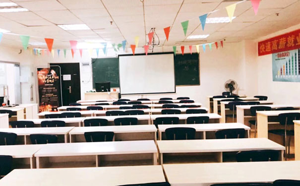 银川金凤区学会计哪个学校好_学费多少钱