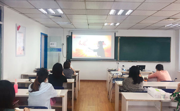 乌鲁木齐学会计哪个学校好_学费多少钱