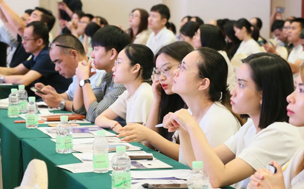 成都学会计哪个学校好_学费多少钱