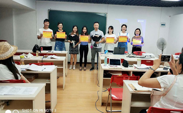 临潼学会计哪个学校好_学费多少钱