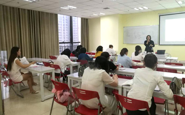 章丘学会计哪个学校好_学费多少钱
