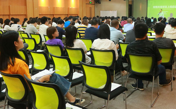 南充顺庆区学会计哪个学校好_学费多少钱