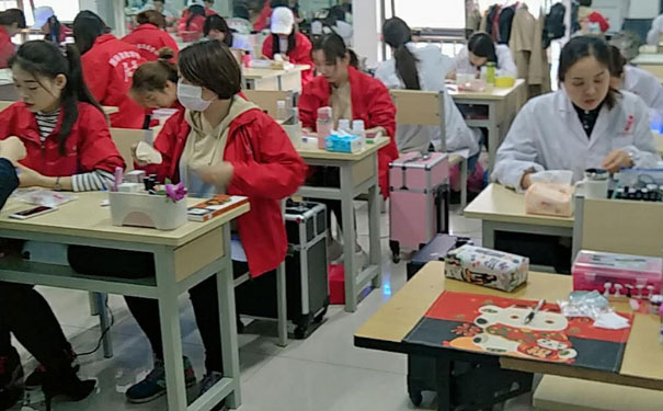 南京学化妆学校推荐