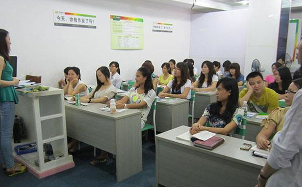 三亚学会计哪个学校好_学费多少钱