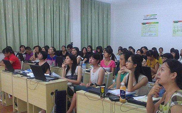 来宾学会计哪个学校好_学费多少钱