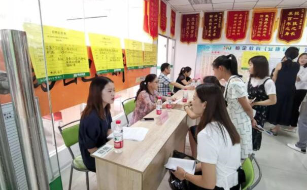 黔南学会计哪个学校好_学费多少钱