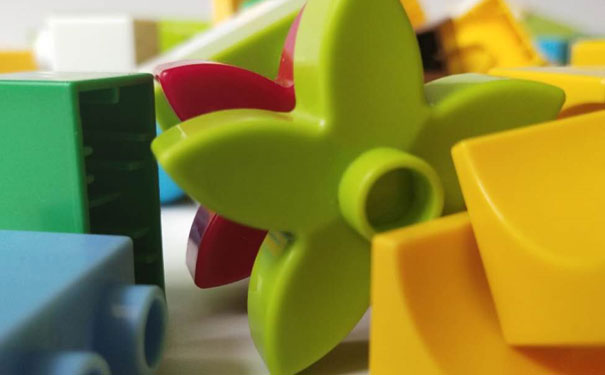 深圳南山区儿童学编程哪里好_学费多少钱，学什么软件