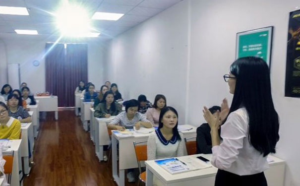铜仁中级会计面授培训班-哪个机构好-费用