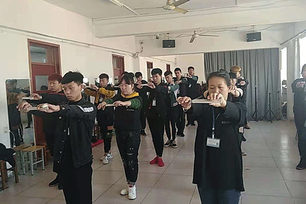 邢台学化妆学费多少钱一个月