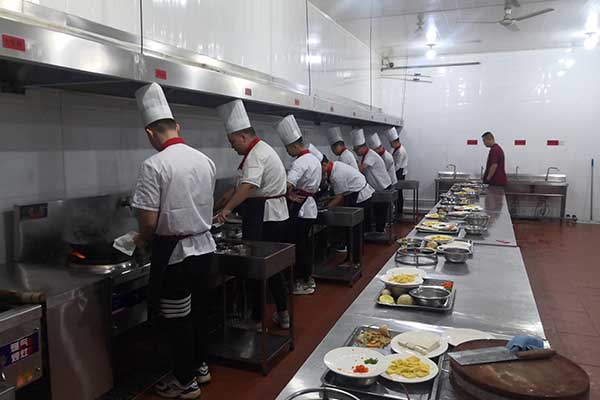 保定虎振学厨师要多少钱