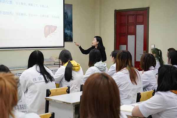 沈阳统丽学校收费标准